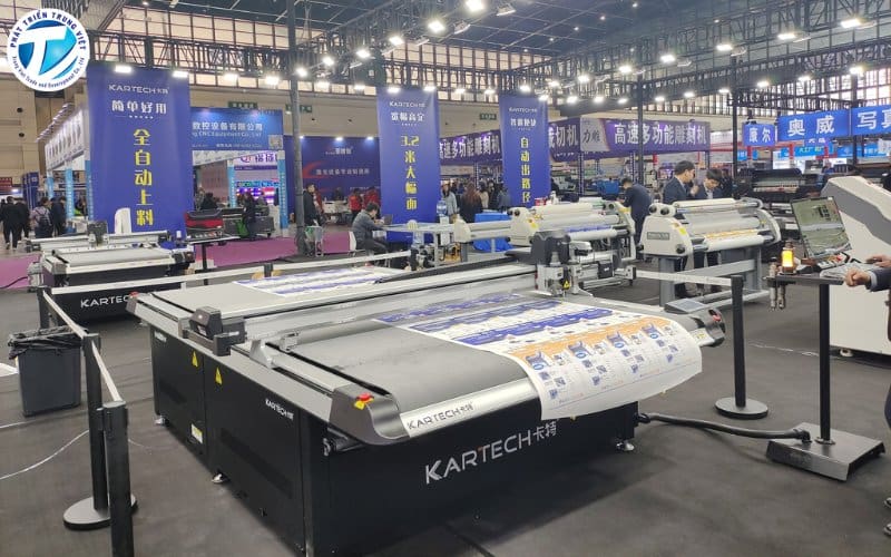Máy cắt decal Kartech hỗ trợ 6 lưỡi dao áp dụng linh hoạt 